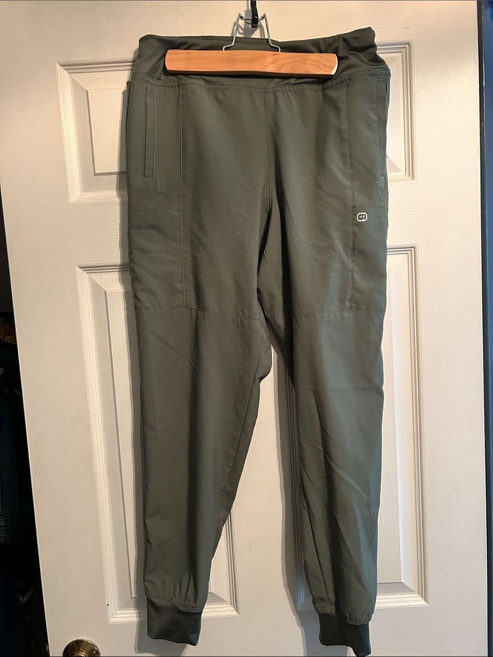 Olive Green Wink Jogger Scrub Pants size Medium